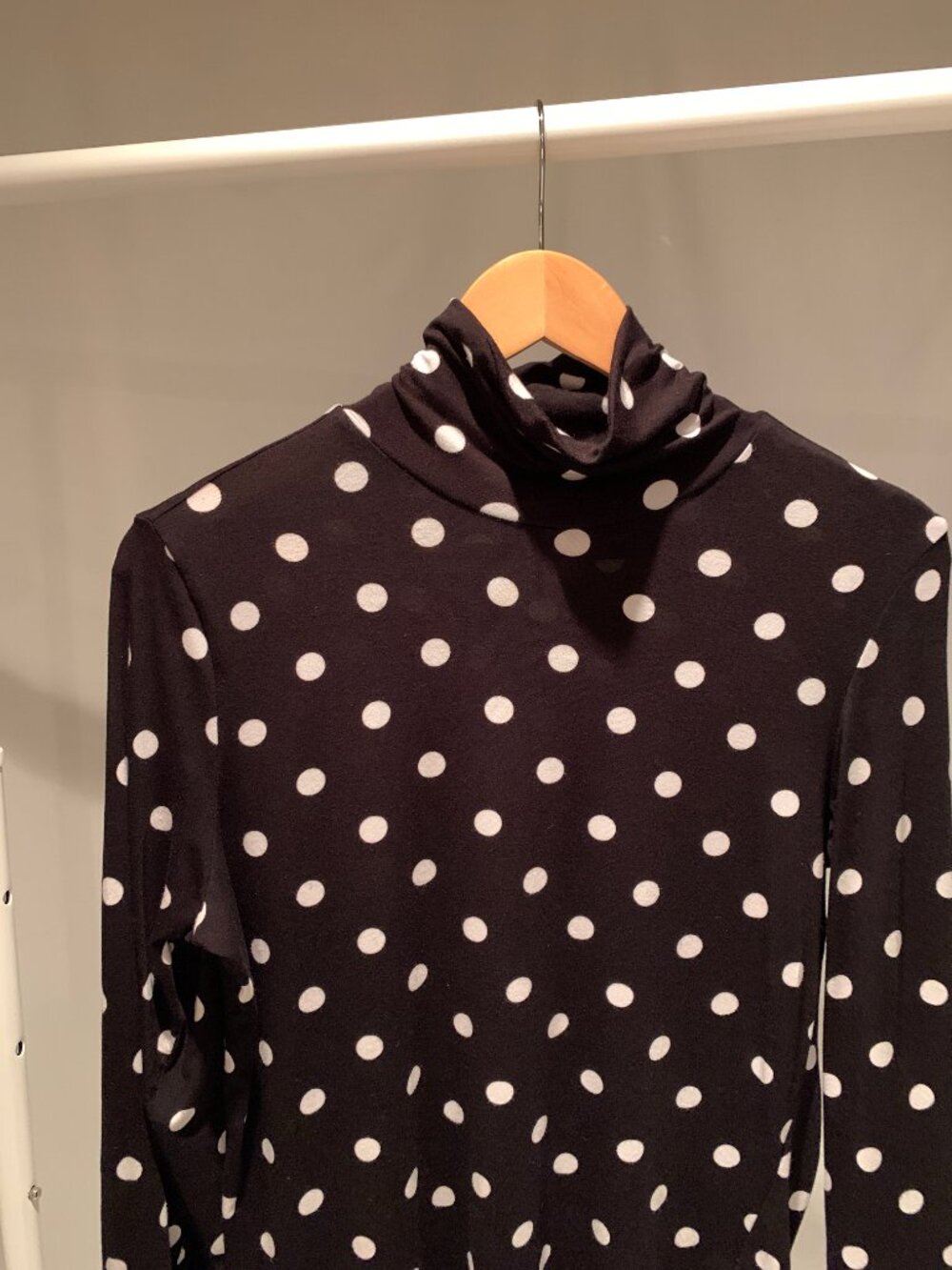 Angine de Poitrine Black with White Polka Dots Turtleneck Size Medium